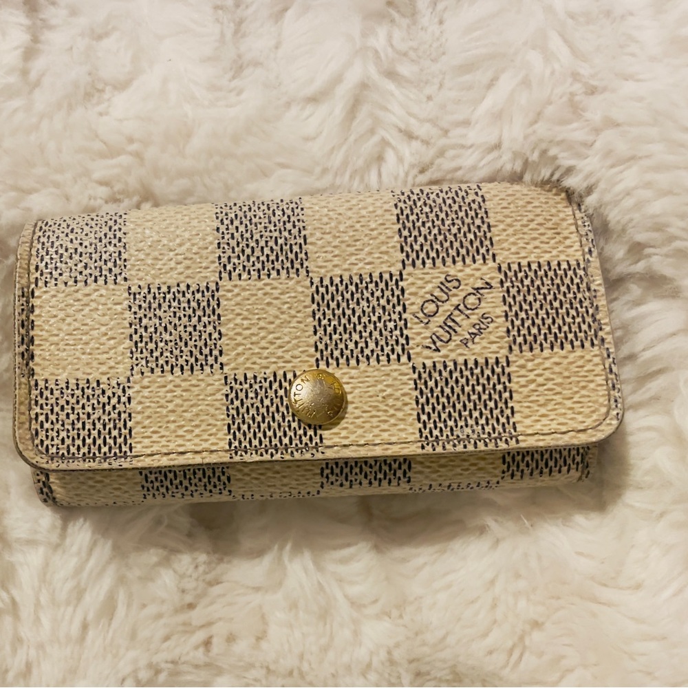 Authentic Louis Vuitton Key Holder